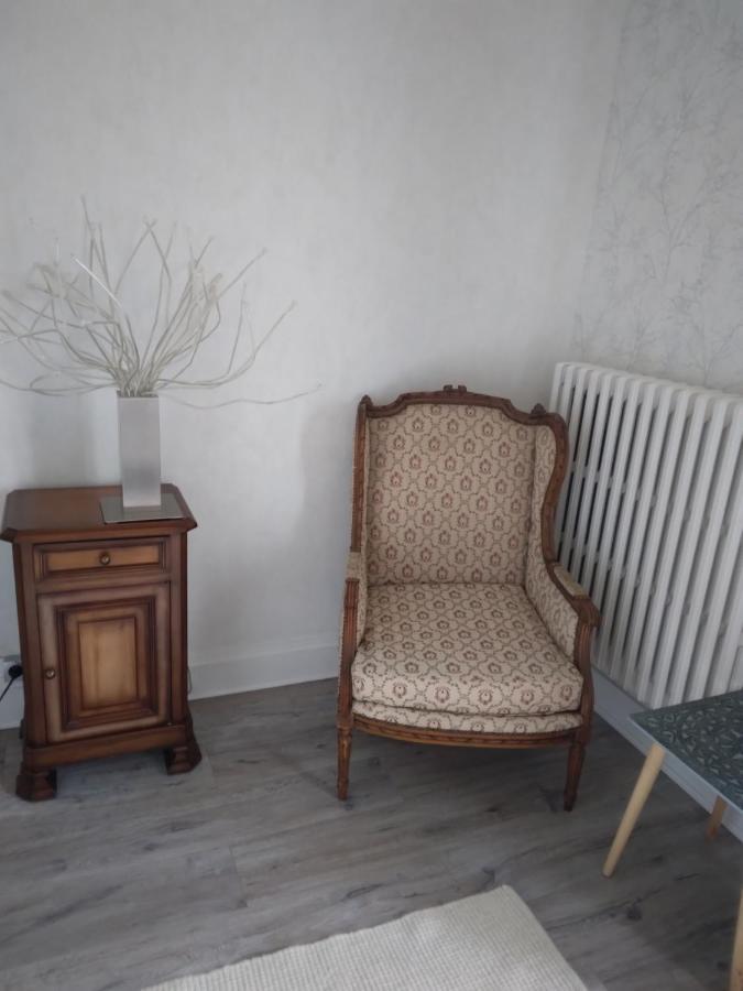 Domaine De Marchal - Chambres Et Table D'Hotes Celles-Sur-Durolle Exterior foto